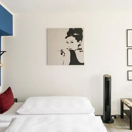 Apollo Apartment
