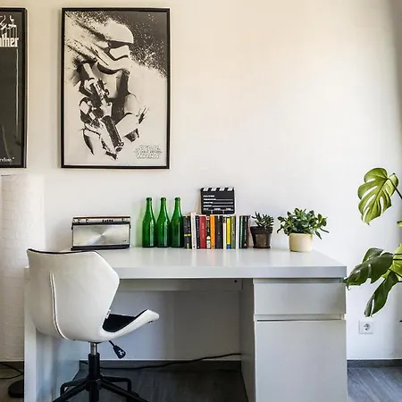 Apollo Apartment *