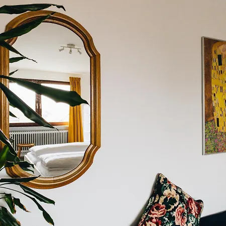 Apollo Apartment